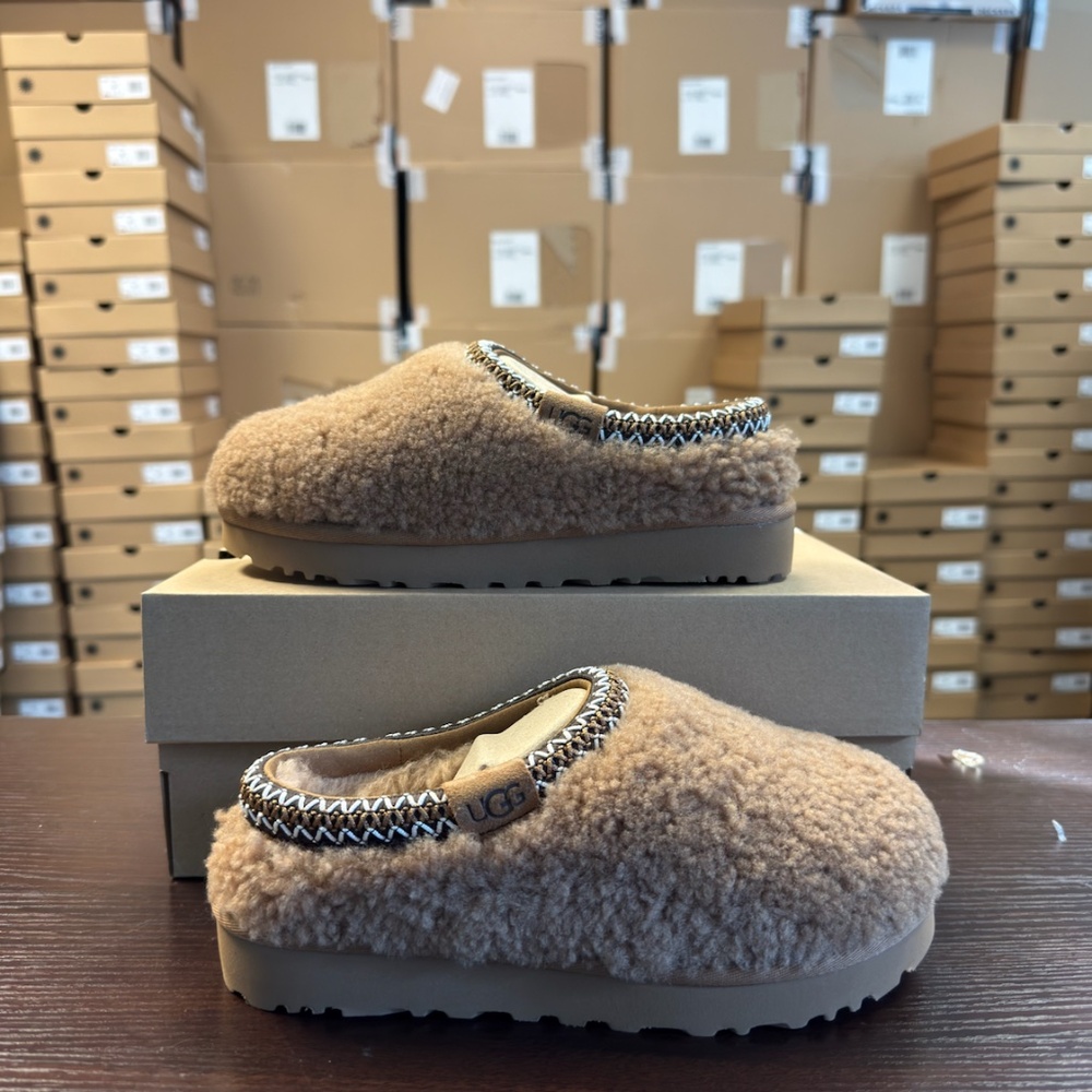 UGG WOMEN'S TASMAN MAXI CURLY (CHESTNUT)